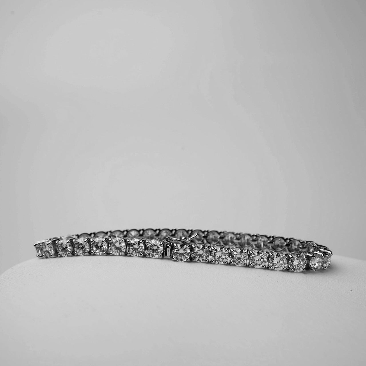 テニスブレスレット　PT900 18.65ct 20cm
