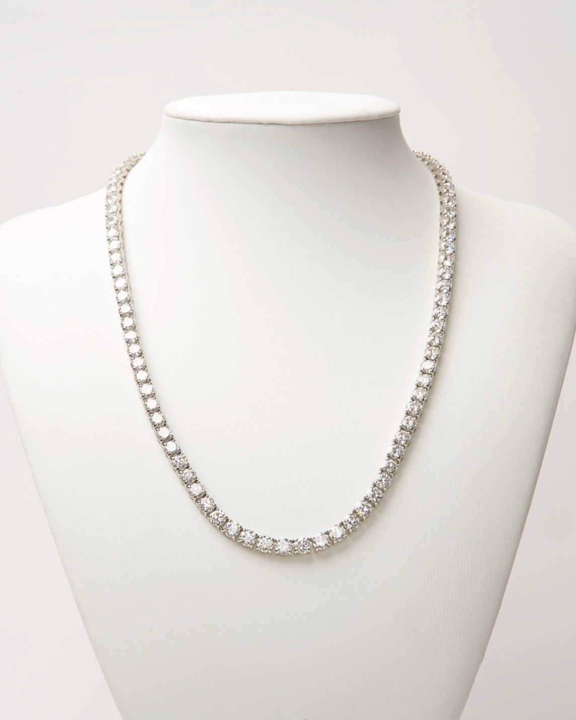 テニスネックレス　PT900 47.06ct 50cm