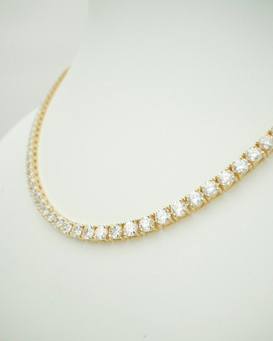 テニスネックレス　K18 14.79ct 45cm