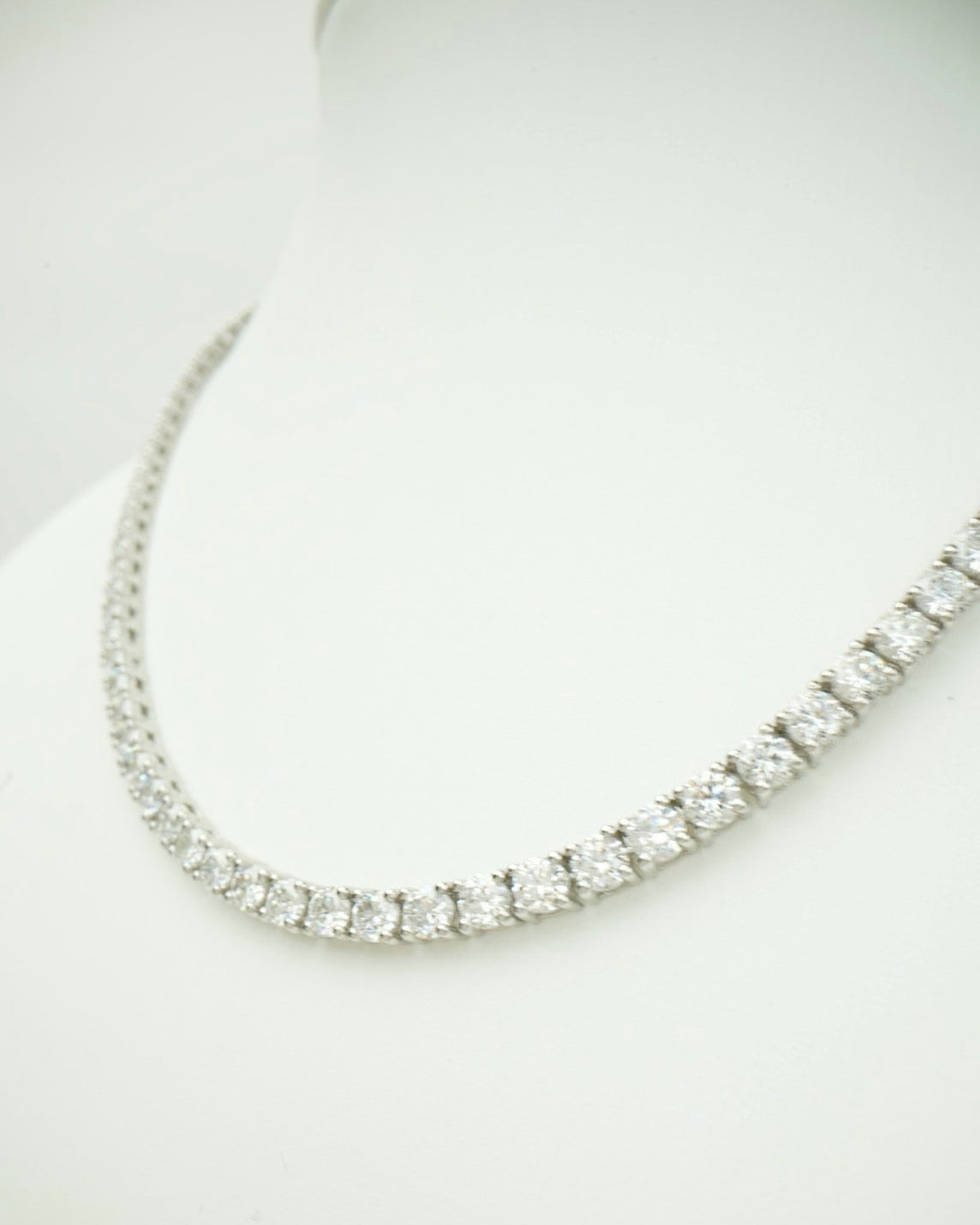 テニスネックレス　PT900 13.10ct 45cm