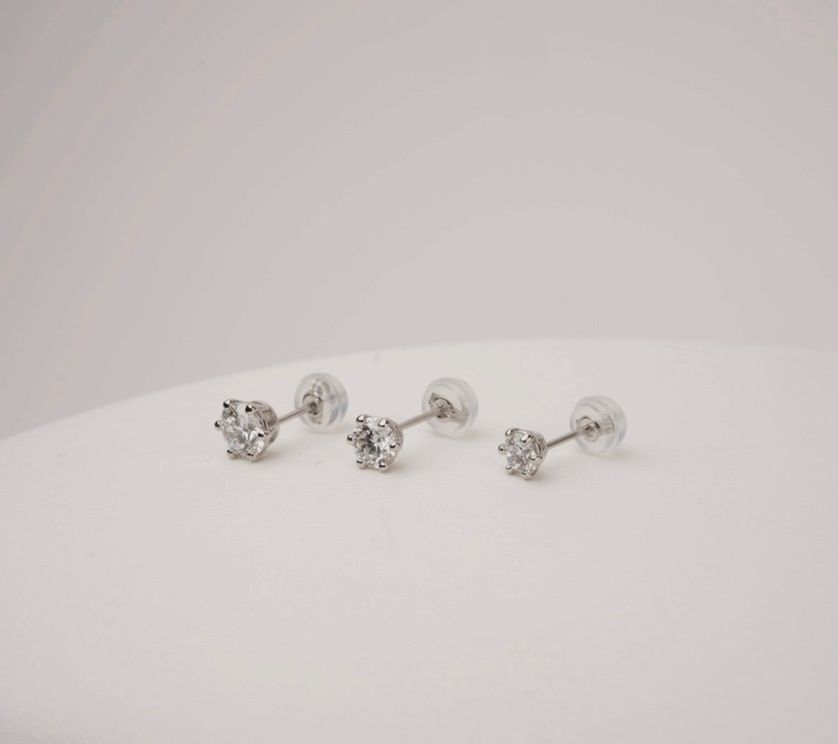 イヤリング　PT950 0.2ct ×2