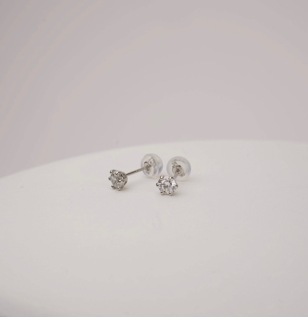 イヤリング　PT950 0.2ct ×2