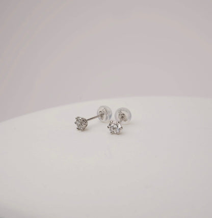 イヤリング　PT950 0.2ct ×2